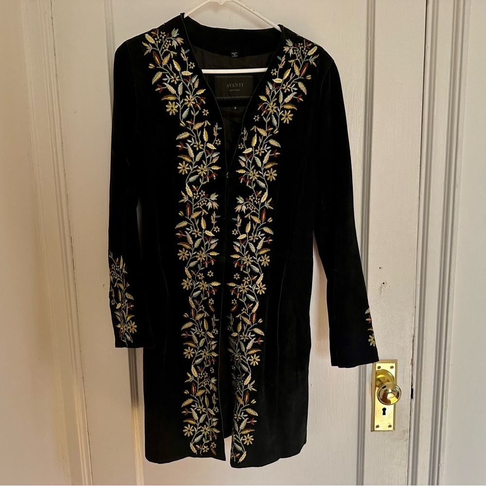 Vintage Avanti New York long black suede coat with flower embroidery